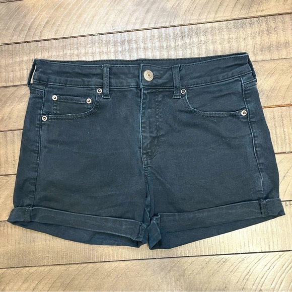 American Eagle Outfitters Next Level Stretch Midi cuff shorts size 8 EUC black - Picture 1 of 8